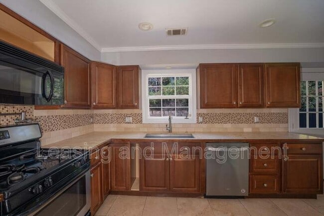 Building Photo - 1737 Bozo Ln