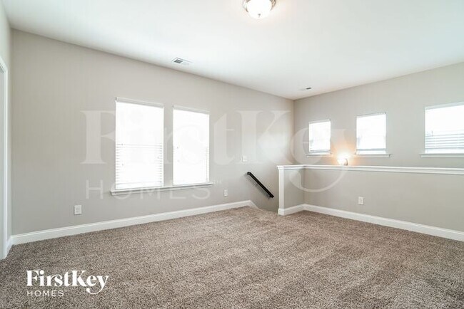 Building Photo - 112 Keats Aly