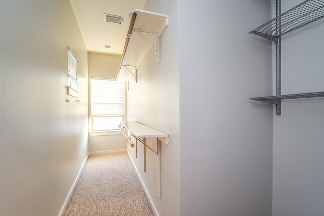 Building Photo - 4430 Center St