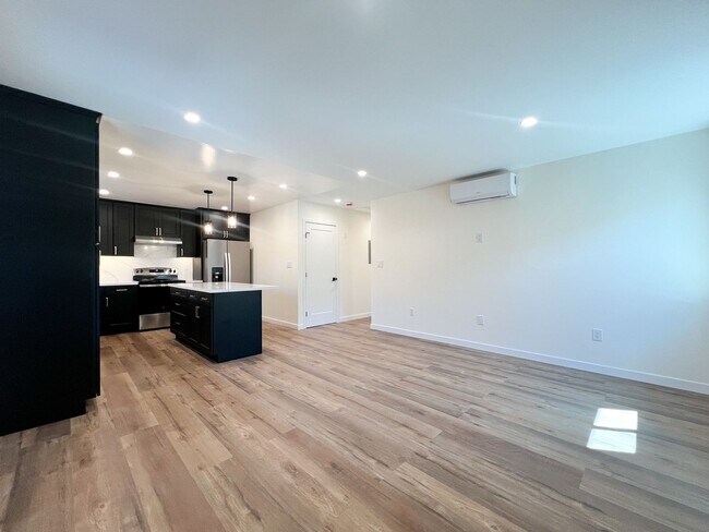 Building Photo - 174 Chelsea Ave