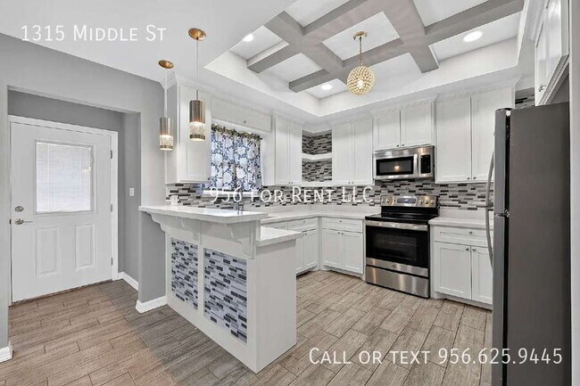 Building Photo - 1315 Middle St