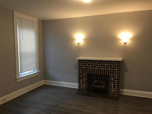 Building Photo - 1641 Chilton St