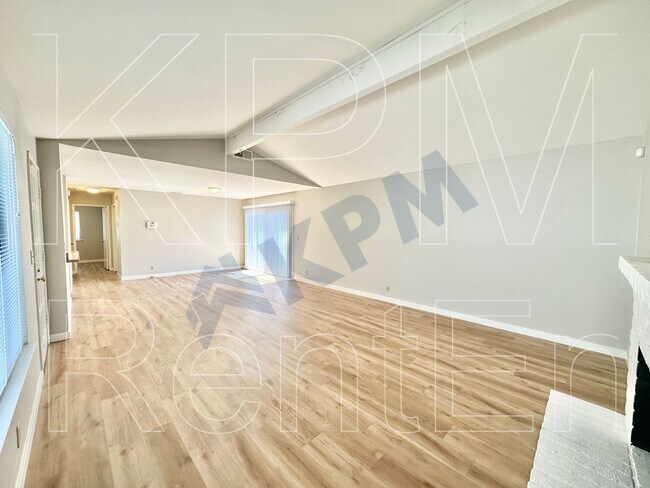 Building Photo - 5530 Fox Sparrow Ct