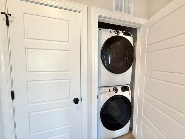 Building Photo - Stunning New Construction 2BD, 2.5BA Cary Townhome-Style Condo with a 1-Car Garage & Bonus Flex S...