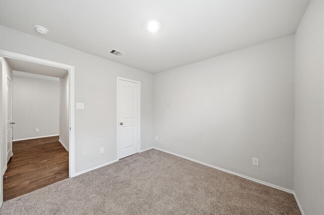 Building Photo - 5222 Greenwood Smt Trl