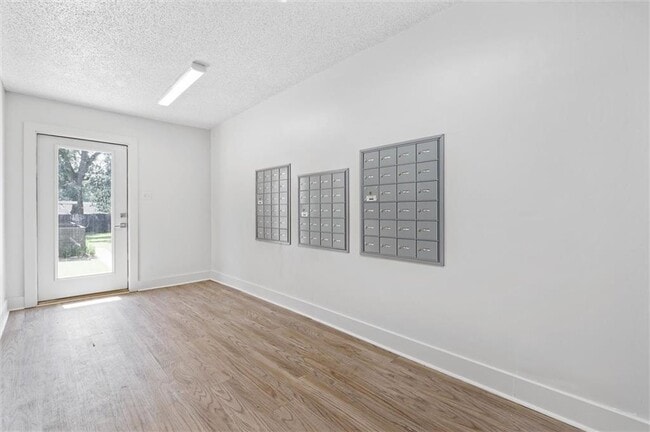 Building Photo - 3655 Old Shell Rd