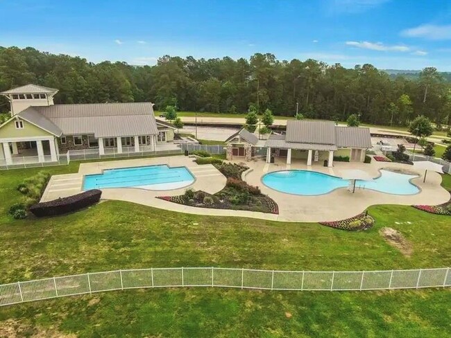 Building Photo - 15004 Monserrat Ln