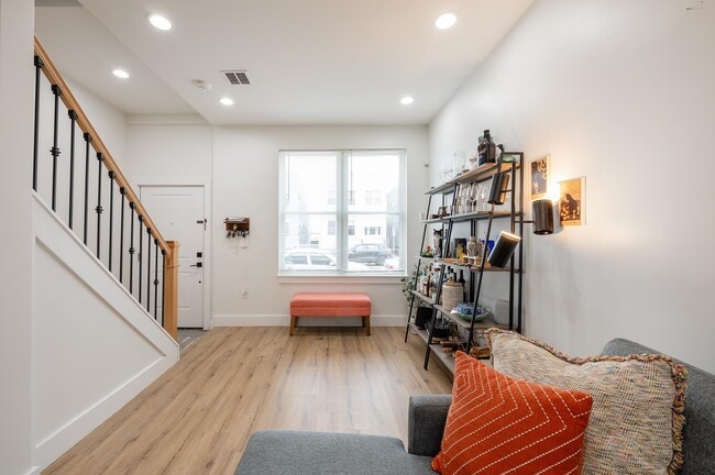 Building Photo - 72 Nelson Ave