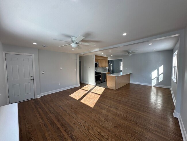 Building Photo - 10-05 2nd St