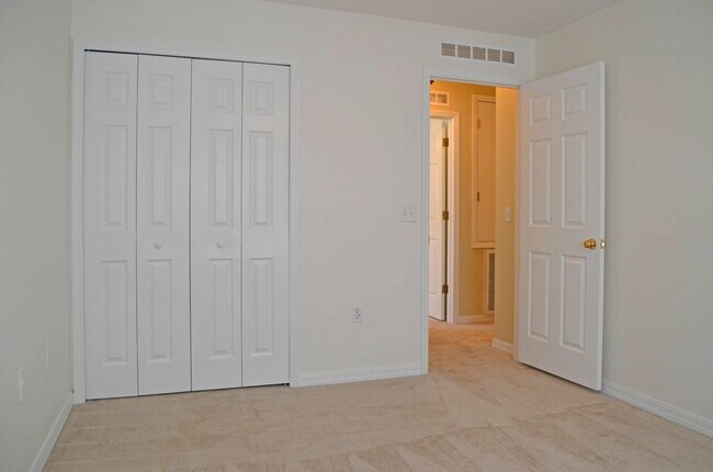 Building Photo - 87113 Kipling Dr