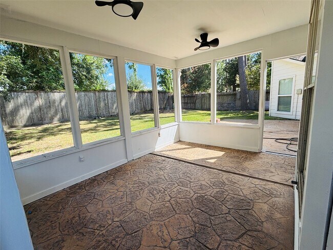 Building Photo - 13907 Carrington Ln