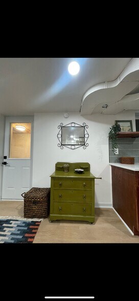 Building Photo - 1215 Delor Ave