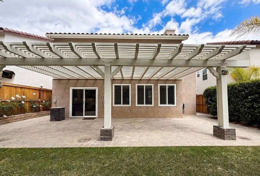 Building Photo - 28441 Silverking Trail