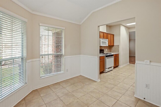 Building Photo - 15511 Fir Woods Ln