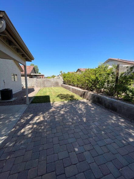 Building Photo - 3016 W White Feather Ln