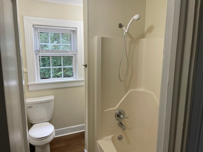 Building Photo - 504 Pearces Rd