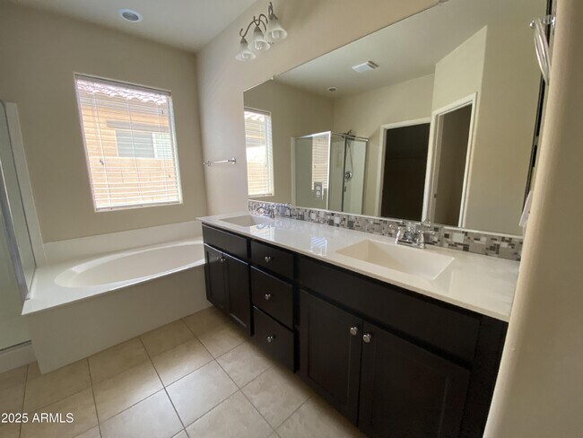 Building Photo - 3533 S Washington St