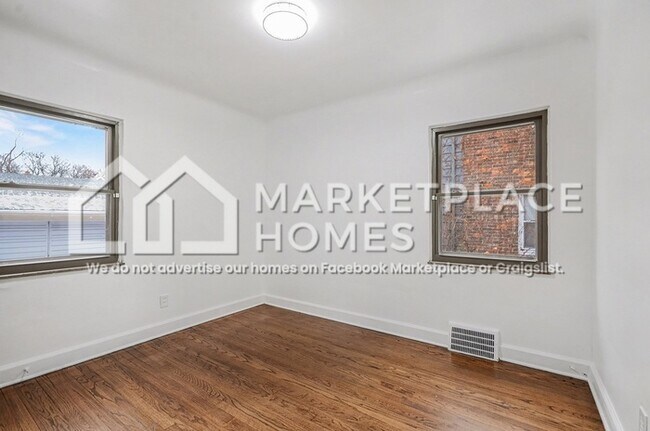 Building Photo - 15866 Mansfield St