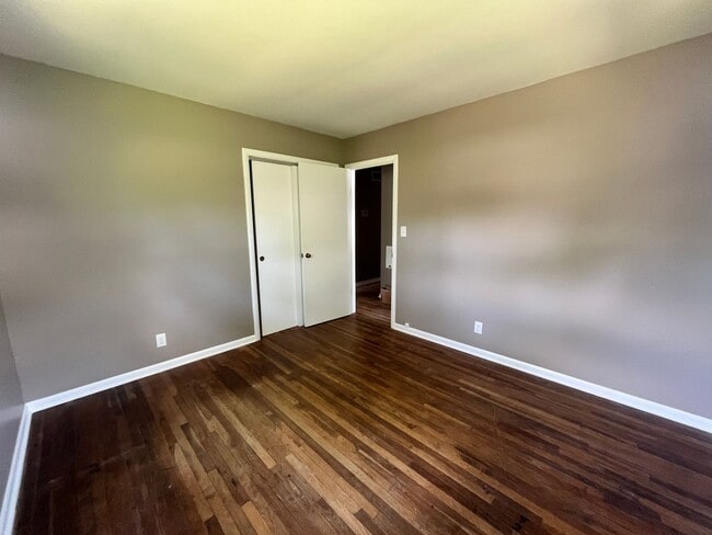 Building Photo - Beautiful 3 Bedroom 1.5 Bath House in Carmel