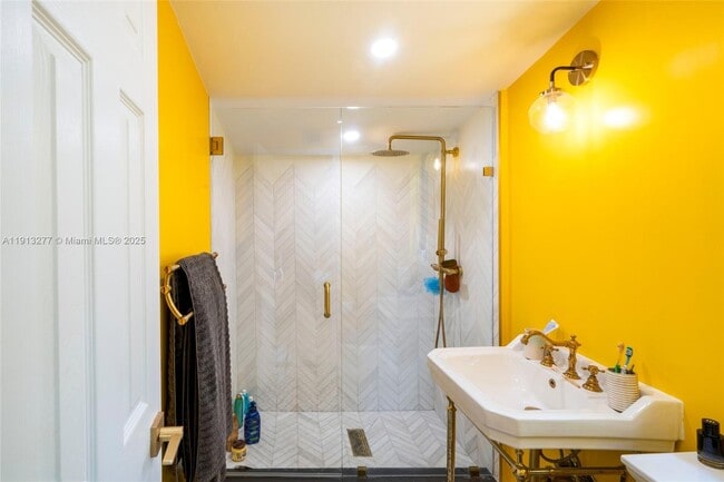 Building Photo - 5149 Alton Rd