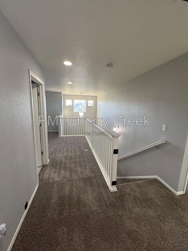 Building Photo - 22472 E Union Cir