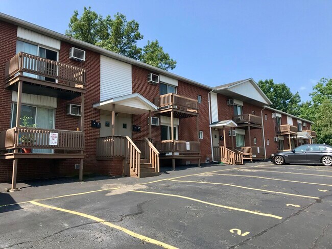 Primary Photo - 1300 W State St