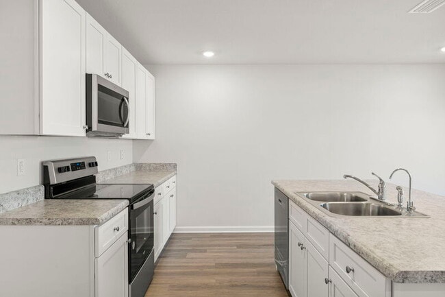 Building Photo - 5017 Rivergrass Dr