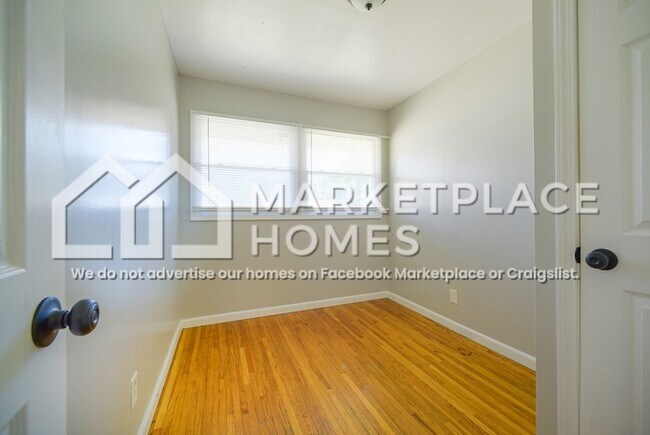 Building Photo - 312 Banff Cir