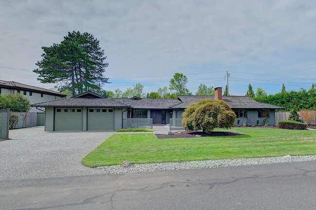 Building Photo - 4bd/2.5ba Clyde Hill Home