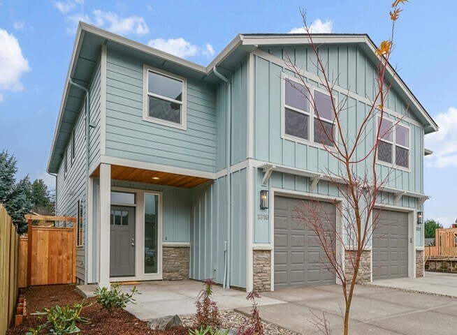 Building Photo - 1319 Oppek St NE