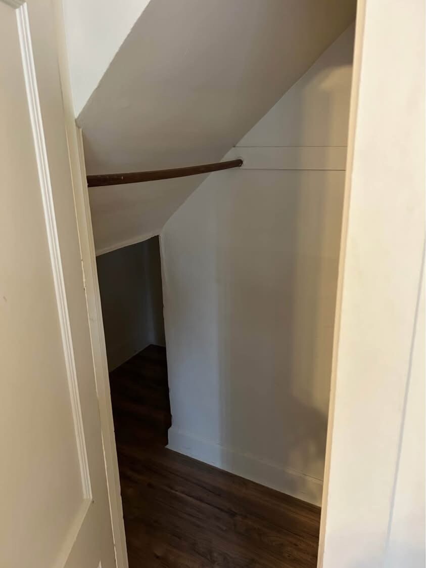 Building Photo - 1463 Riverside Dr