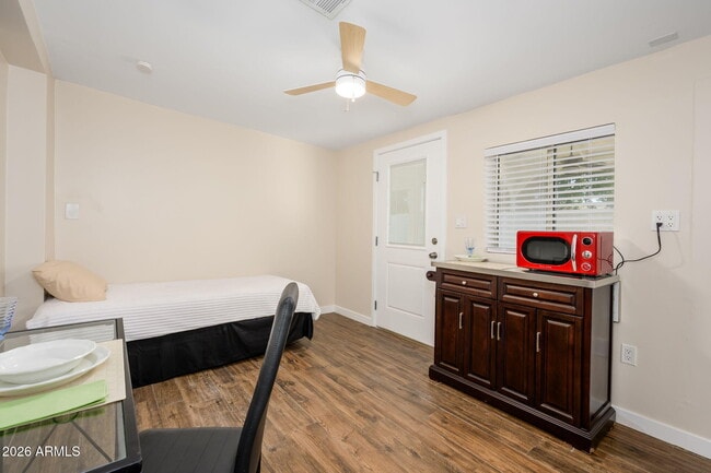 Building Photo - 903 W Missouri Ave