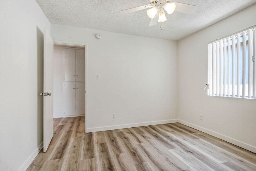 Building Photo - 1550 S Saltair Ave