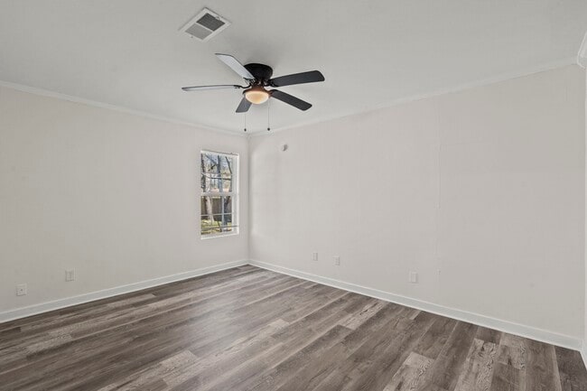 Building Photo - 1132 18th Ave N