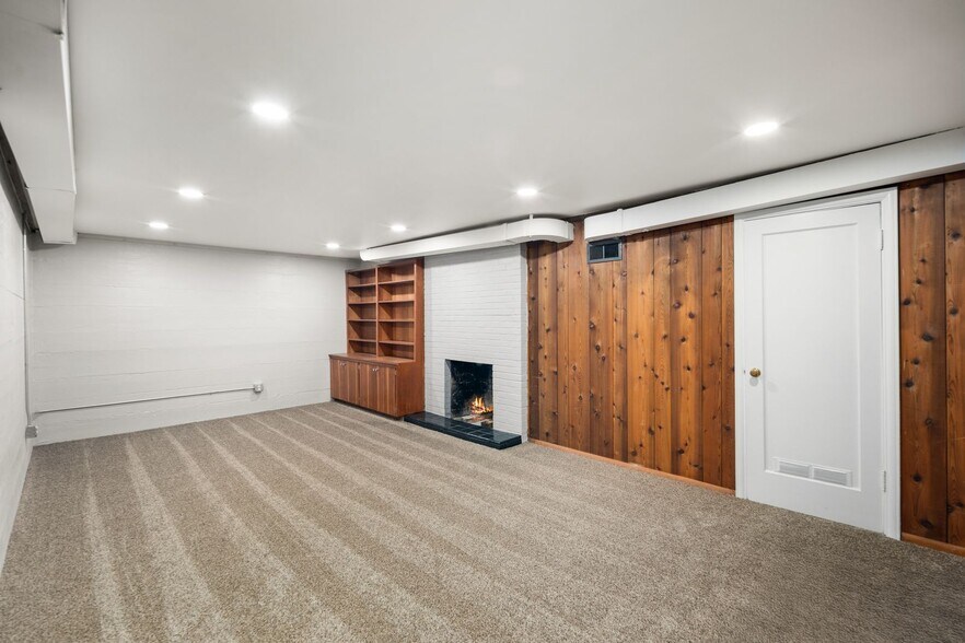 Building Photo - 4731 49th Ave NE