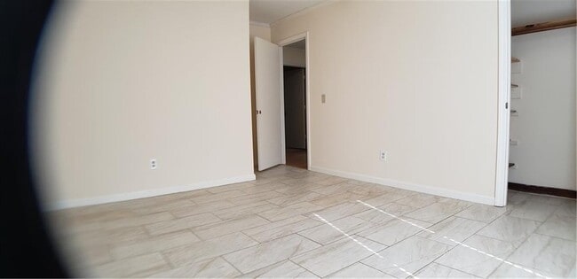 Building Photo - 4083 Deerbrook Way SW