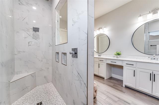 Building Photo - 3945 Wellesley Ave