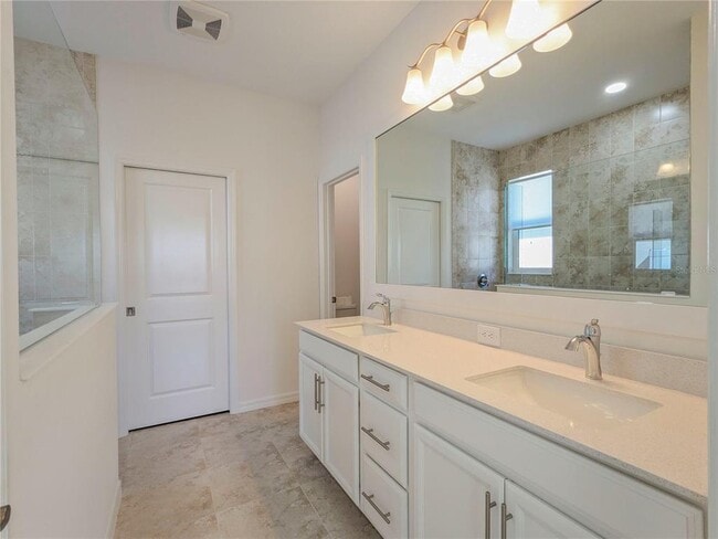 Building Photo - 8125 Sternway Rd