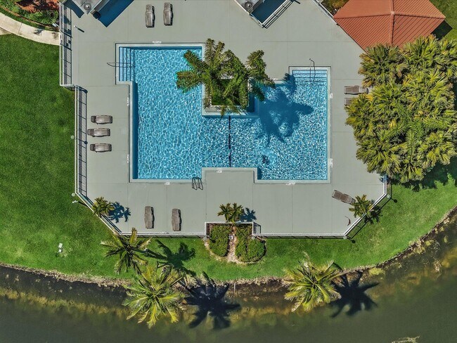 Building Photo - 731 Vista Isles Dr