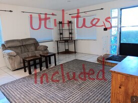 Building Photo - 137 White St