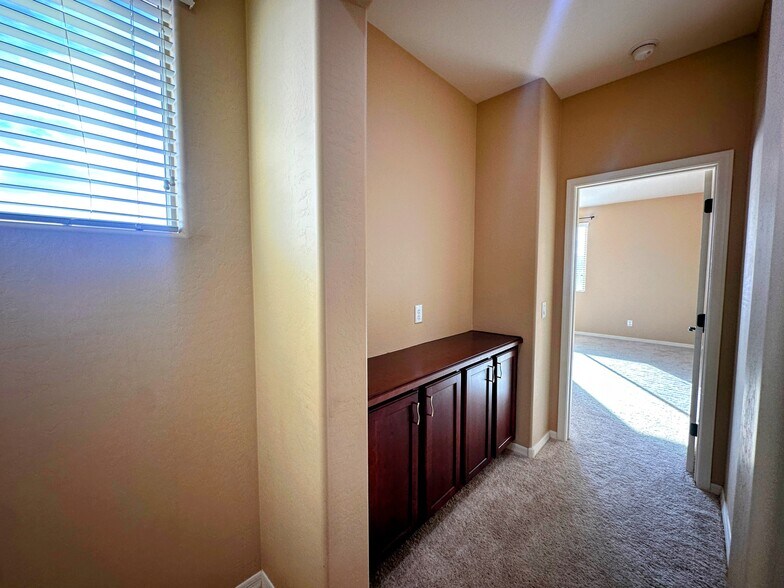 Building Photo - 4717 W Sweet Iron Pass