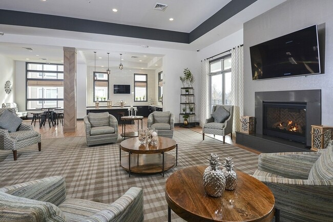 Clubhouse Seating Area - Westside