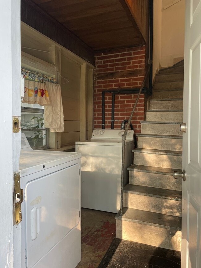 Building Photo - 108 Calhoun Rd