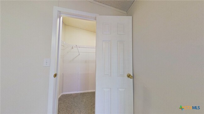 Building Photo - 100 Co Rd 194