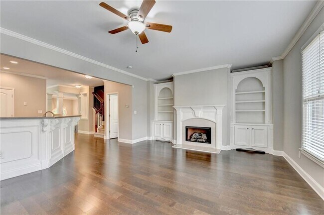Building Photo - 812 Red Hart Ln