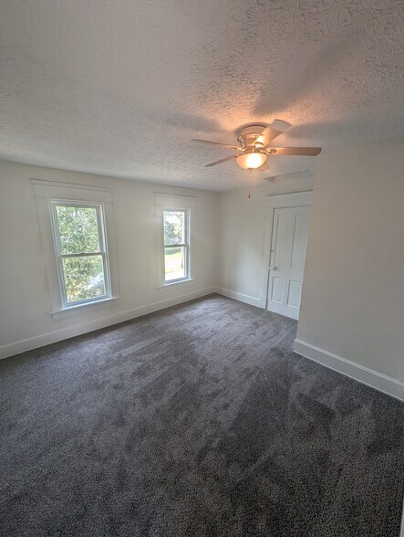 Building Photo - 301 N Basil St