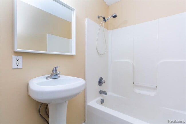 Building Photo - 9712 Cherokee St