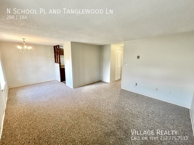 Building Photo - 307 N School Pl