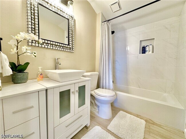 Building Photo - 3639 Kent Dr