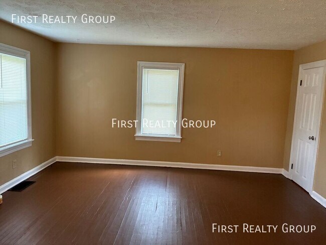 Building Photo - 5290 Derby Rd